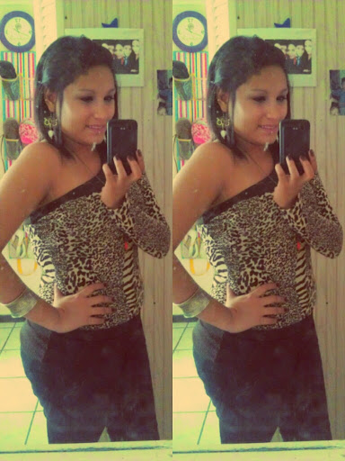 Alicia Reyes Photo 12