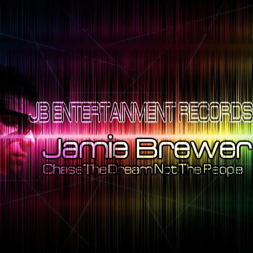 Jamie Brewer Photo 31