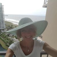 Katrina Daniels Photo 18
