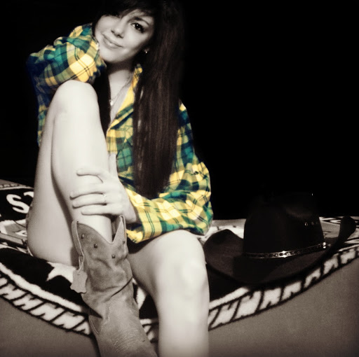 Amber Kerns Photo 13