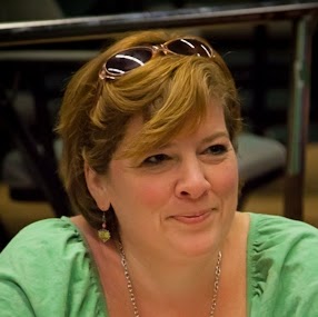 Elizabeth Weaver Photo 48