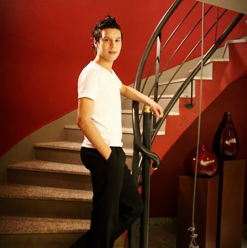 Angel Lucero Photo 22