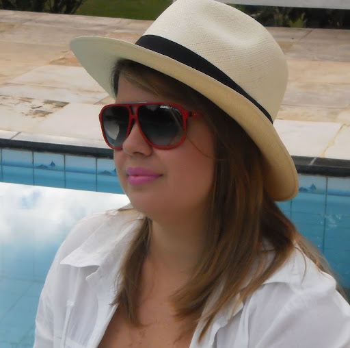 Andrea Lima Photo 4