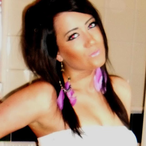 Nicole Oliver Photo 44