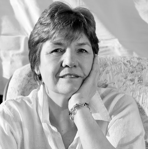 Alison Cook Photo 36
