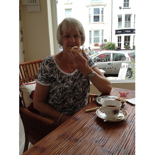 Doreen Roberts Photo 36
