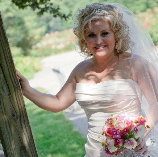 Angela Culver Photo 30