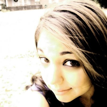 Ashley Thomas Photo 20