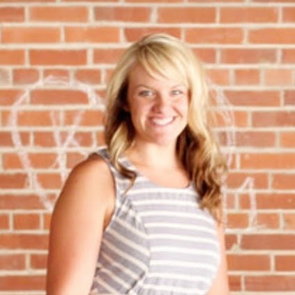 Angela Reed Photo 35