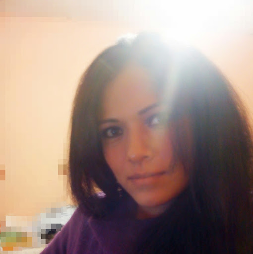 Elizabeth Robles Photo 13