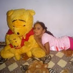 Emily Gomes Photo 6