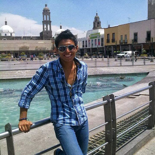 Omar Tapia Photo 16