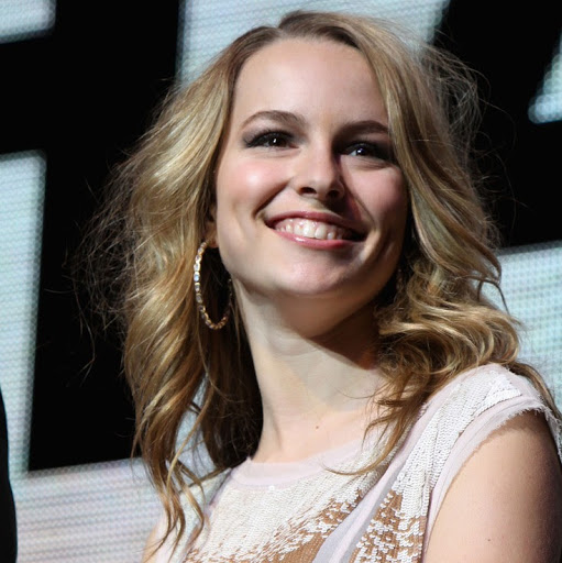 Rebecca Pacheco Photo 7