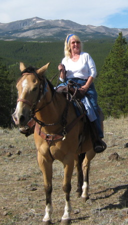 Linda Bailey Photo 23