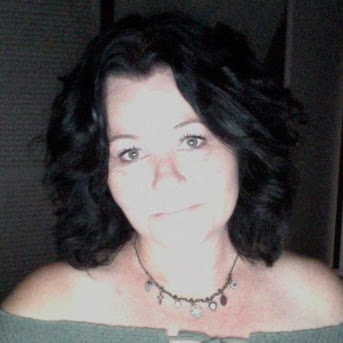 Suzanne Green Photo 27