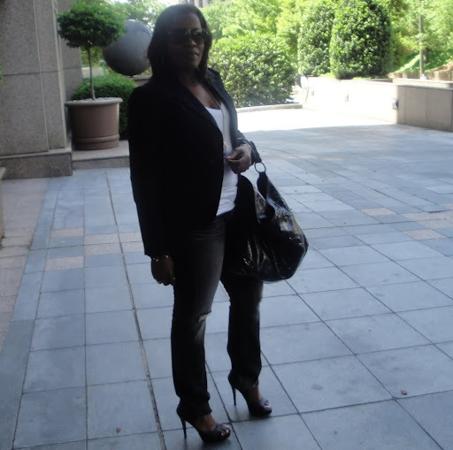Nadine Henry Photo 30