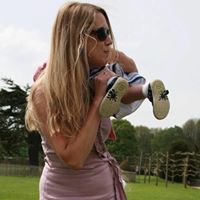 Kathryn Lowe Photo 14