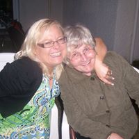 Alison Malone Photo 38