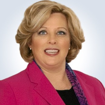 Julie Parker Photo 46