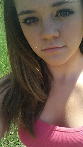Diana Hendricks Photo 9