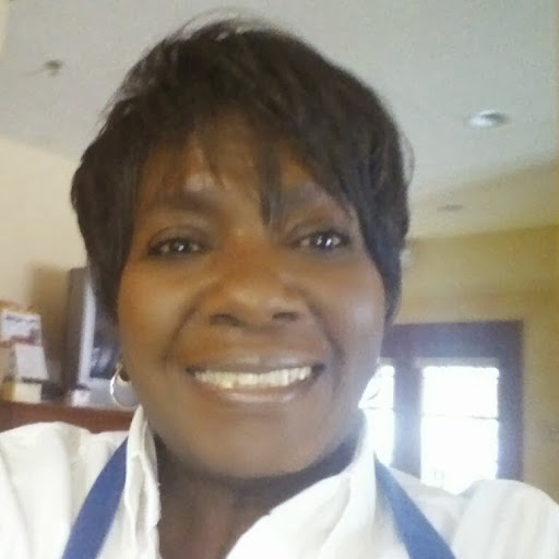 Ann Robinson Photo 31