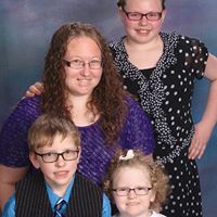 Rachel Cagle Photo 4