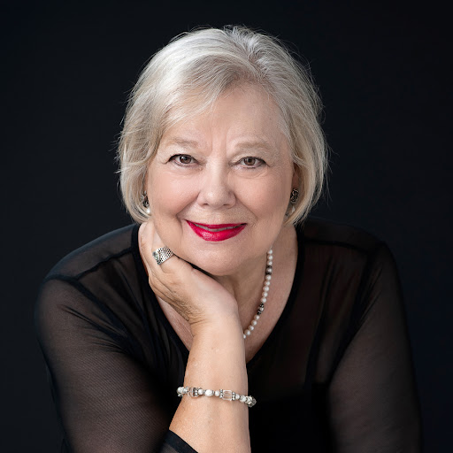 Frances Roberts Photo 34