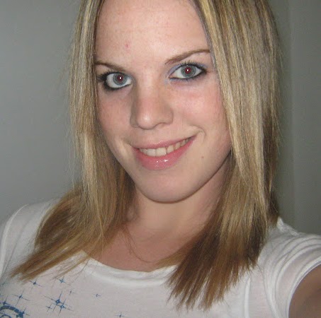 Amanda Cosgrove Photo 8