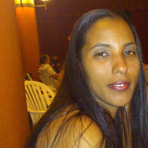 Wendy Ruiz Photo 6