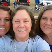 Kelly Hendrick Photo 30