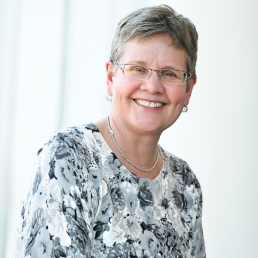Elizabeth Jensen Photo 16