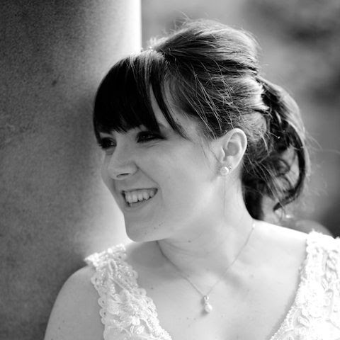 Shelley Bates Photo 26