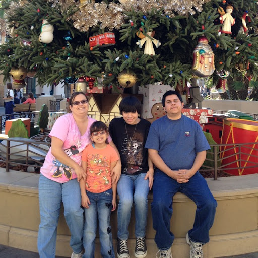 Lisa Garcia Photo 38