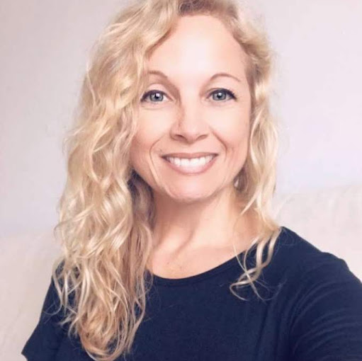 Holly Kelley Photo 33