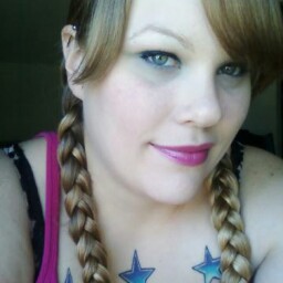 Nicole Devine Photo 9