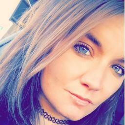 Haley Roberts Photo 19