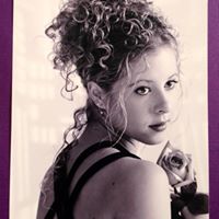 Lara Hart Photo 27