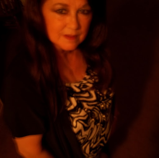 Toni Phillips Photo 12
