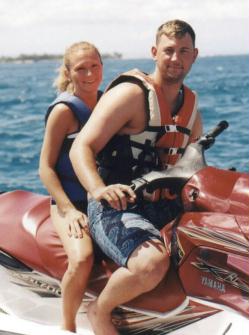 Laurie Palmer Photo 38