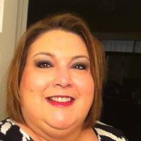 Kelly Oliver Photo 32