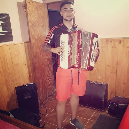 Leandro Velazquez Photo 6