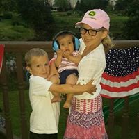 Emily Schroeder Photo 33