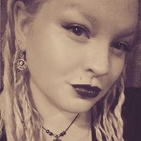 Anna Thacker Photo 27