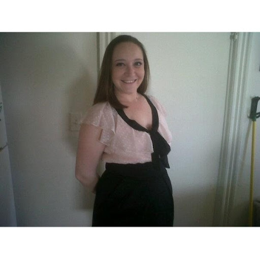 Stephanie Marshall Photo 32