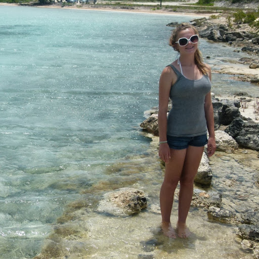Ashley Dowe Photo 6