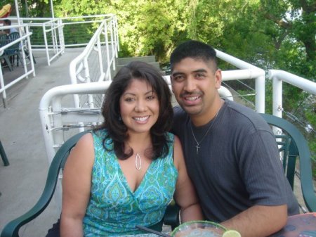 Julie Torres Photo 32