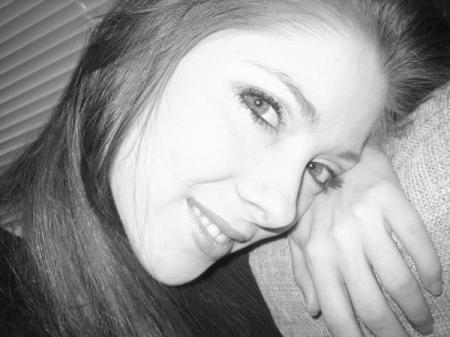 Kristen Miller Photo 40