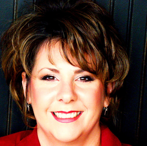 Theresa Laird Photo 15