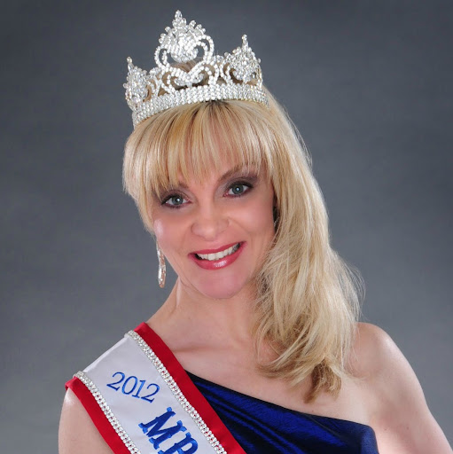 Lisa Hemmie Photo 4