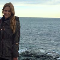 Caroline Robertson Photo 26